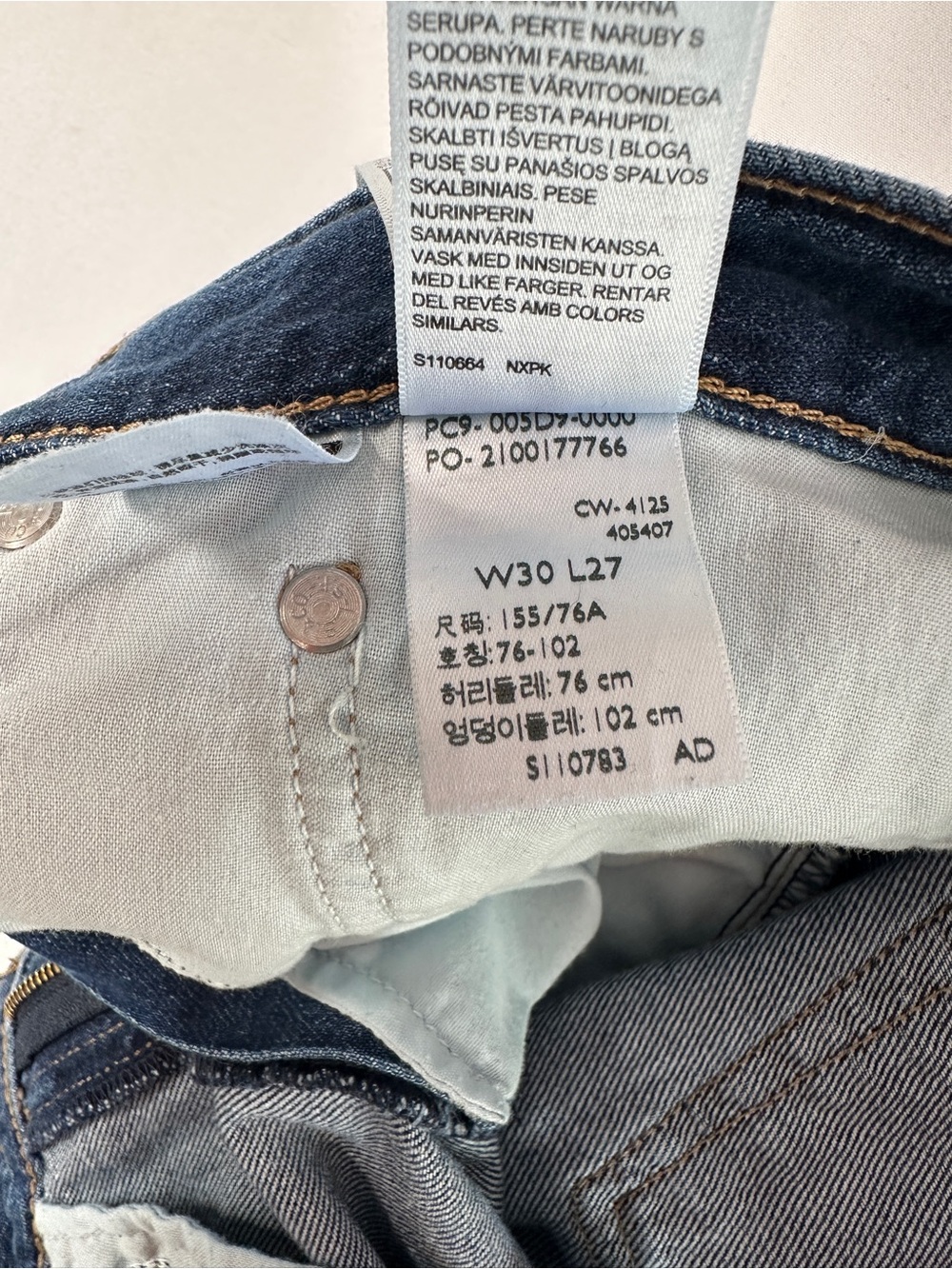 Levi’s Middy Wide Leg Ankle Lightweight Jeans Medium Wash Mid Rise Size 30 - Picture 11 of 11